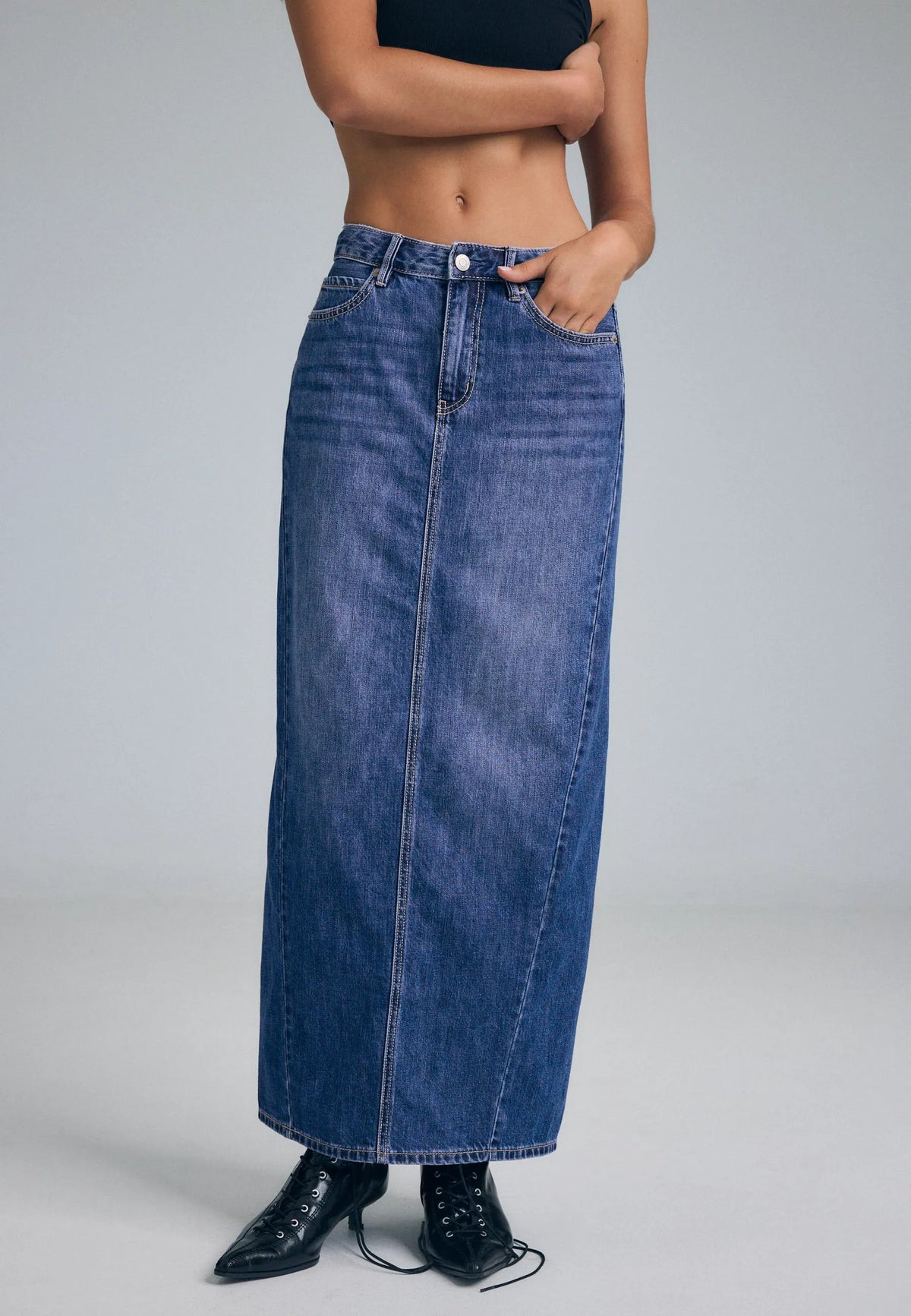 MEDIUM DENIM WASH