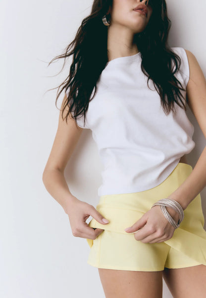 Pastel yellow