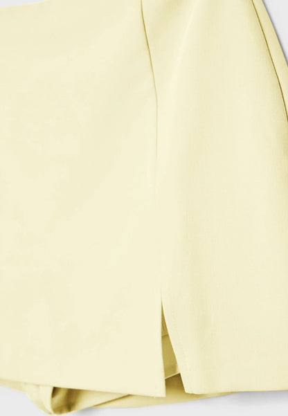Pastel yellow