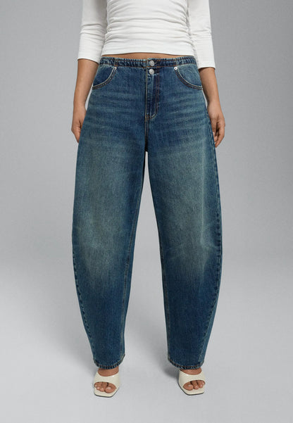 MEDIUM DENIM WASH