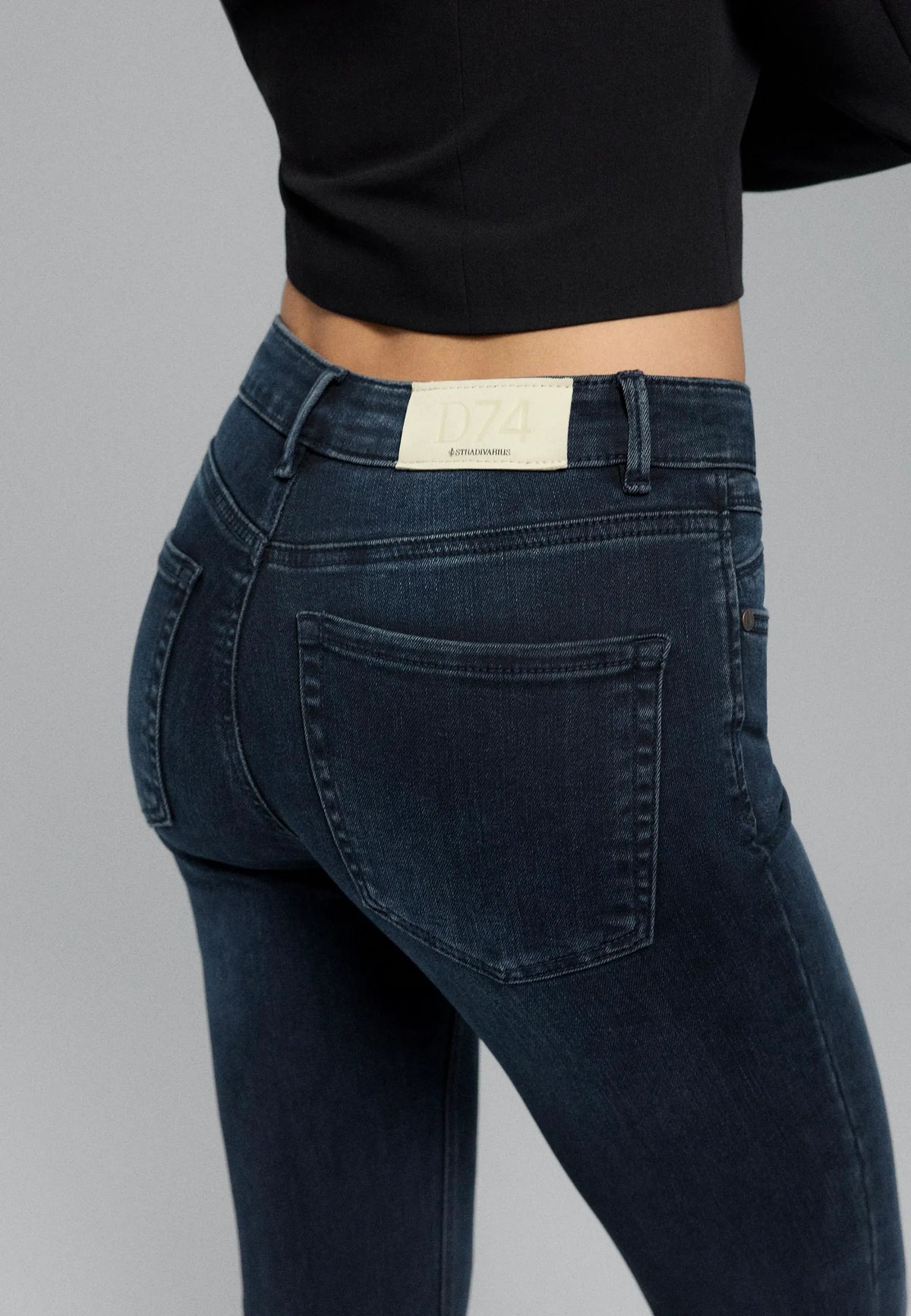 LIGHT GREY DENIM WASH