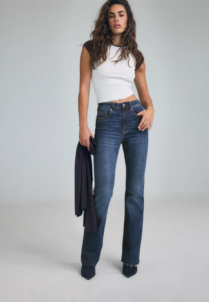 MEDIUM DENIM WASH