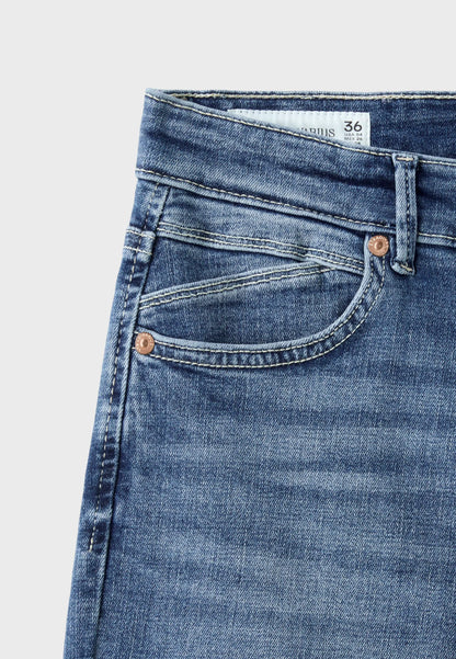 MEDIUM LIGHT BLUE DENIM