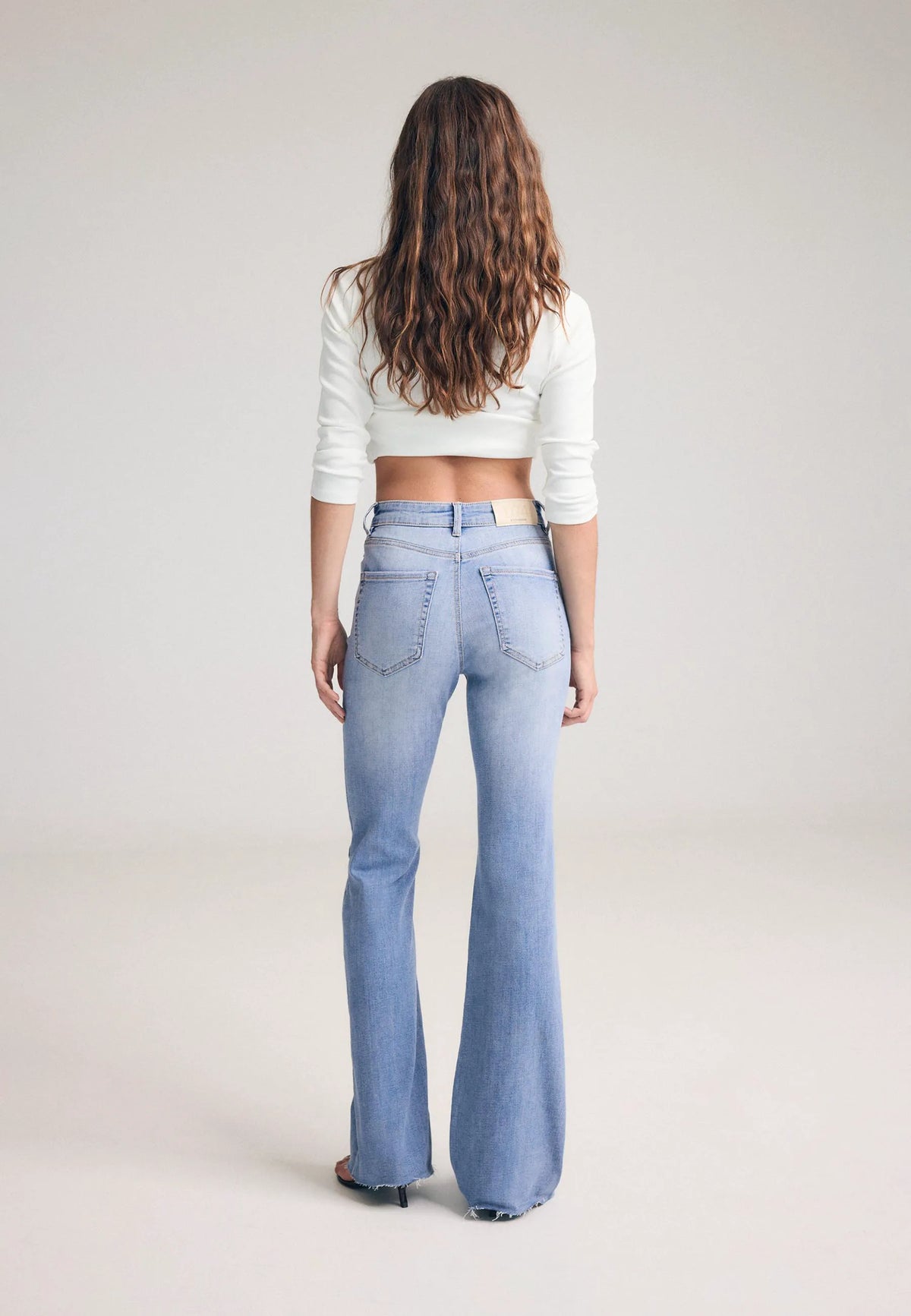 MEDIUM LIGHT BLUE DENIM
