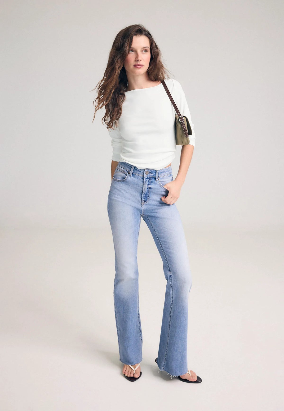 MEDIUM LIGHT BLUE DENIM