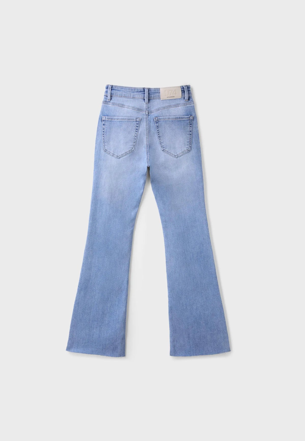 MEDIUM LIGHT BLUE DENIM