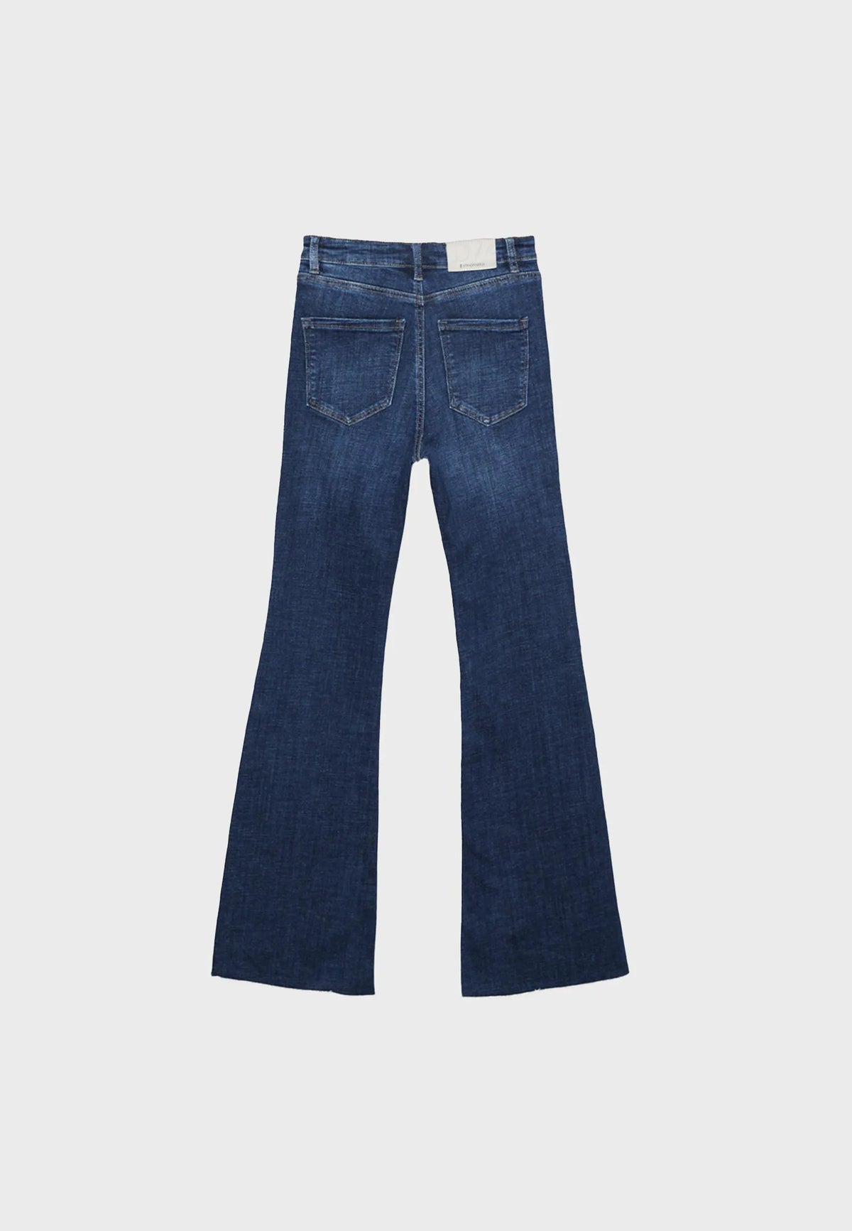 MEDIUM DENIM WASH