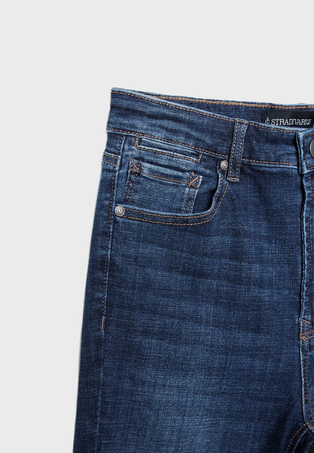 MEDIUM DENIM WASH