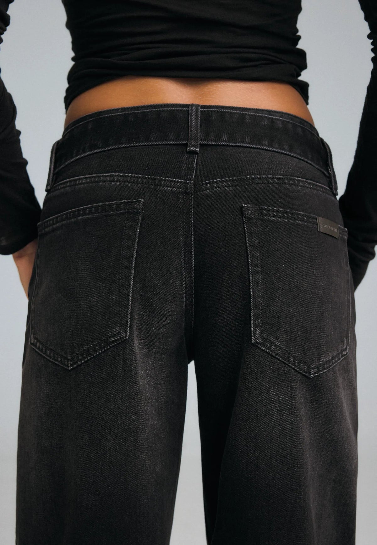 BLACK DENIM WASH
