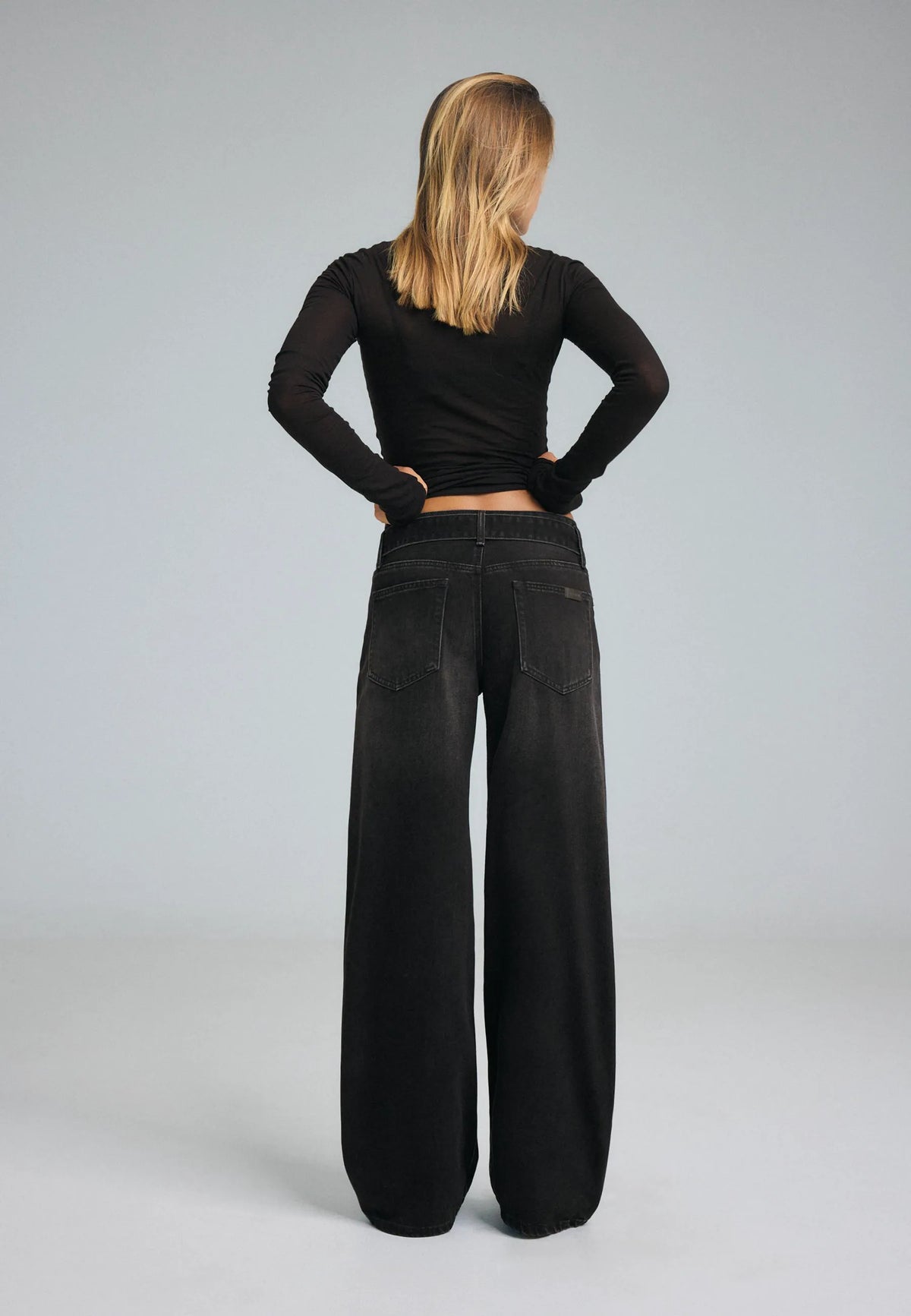 BLACK DENIM WASH