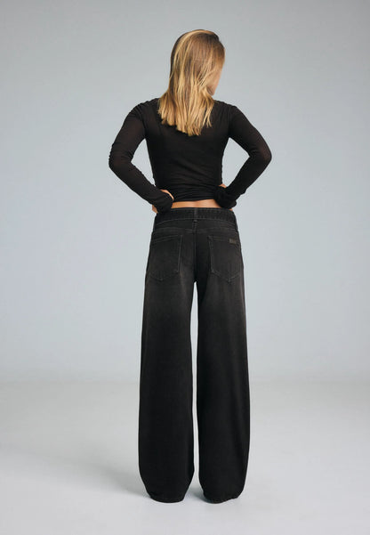 BLACK DENIM WASH