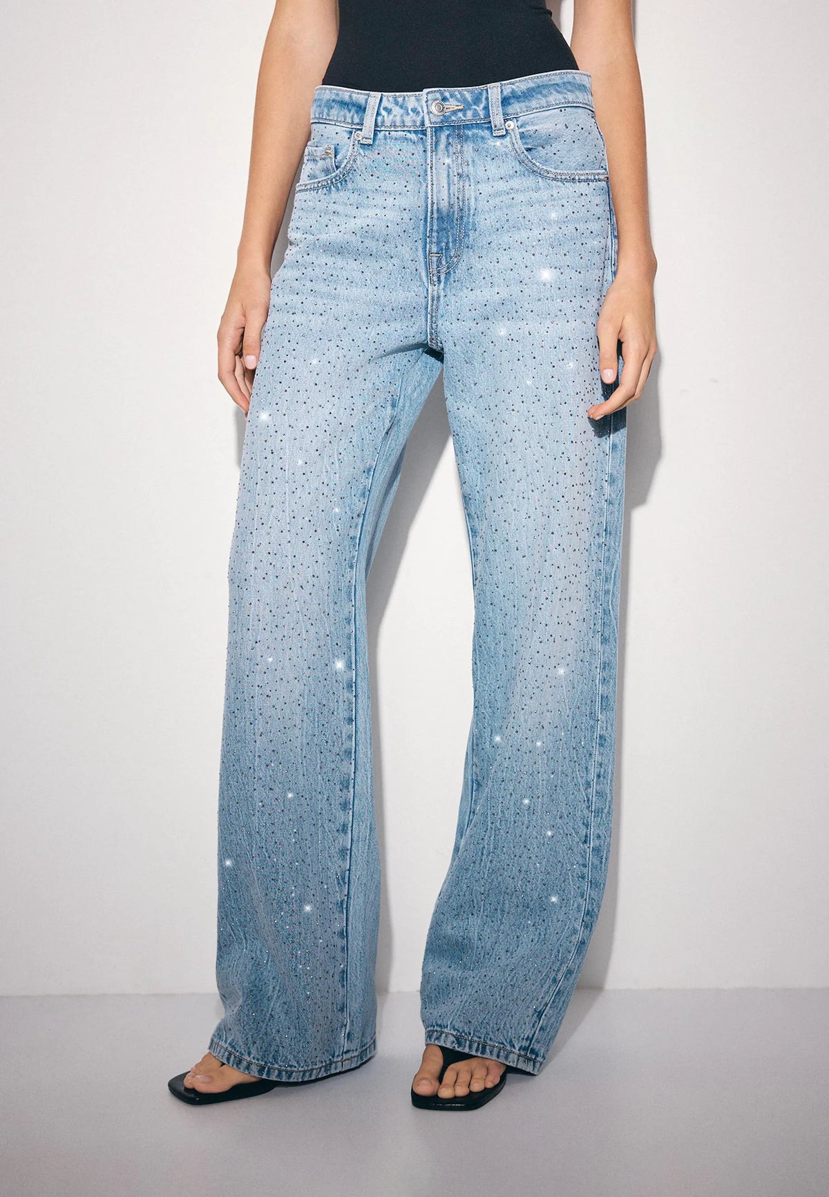 MEDIUM BLUE DENIM