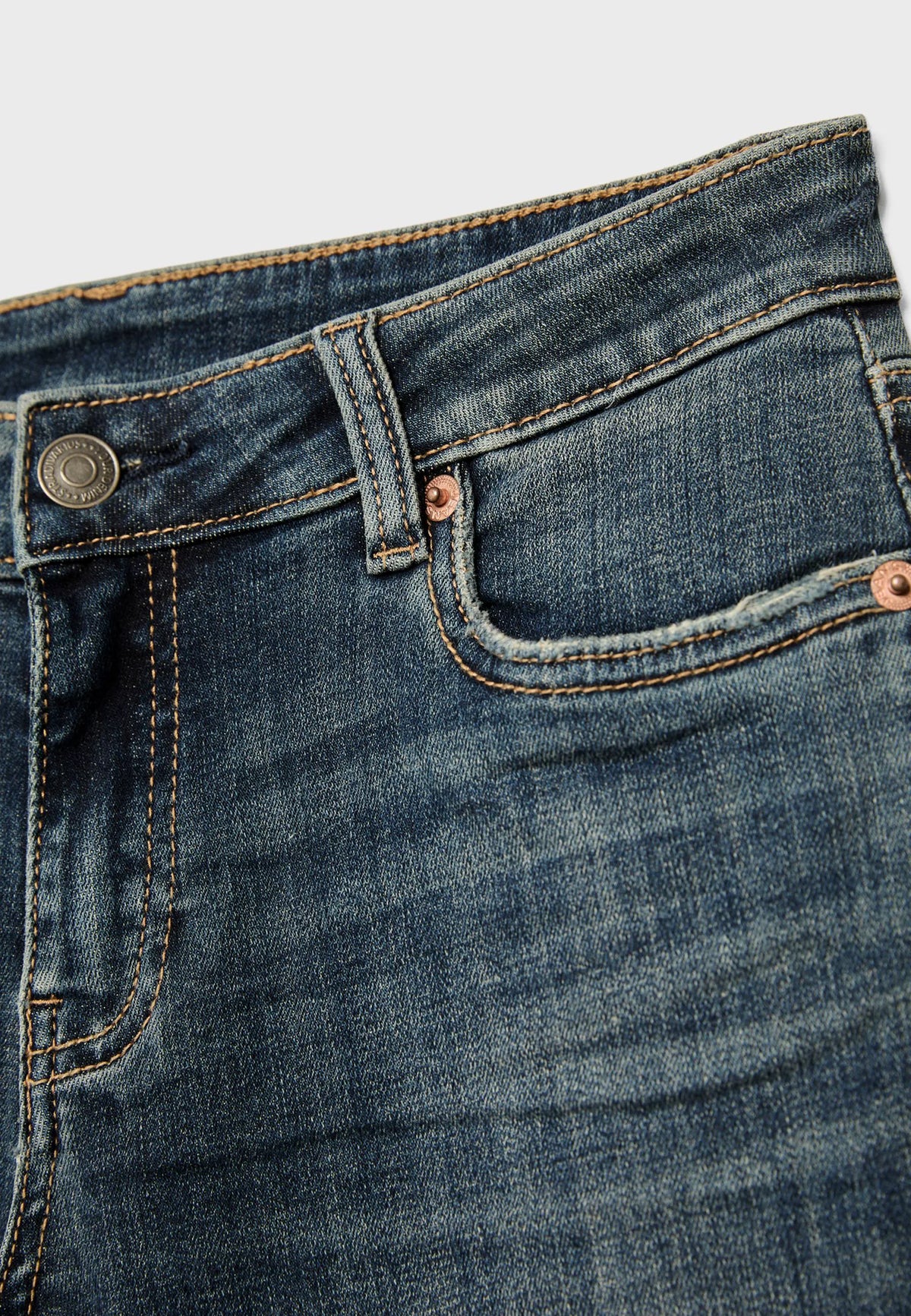 MEDIUM DENIM WASH