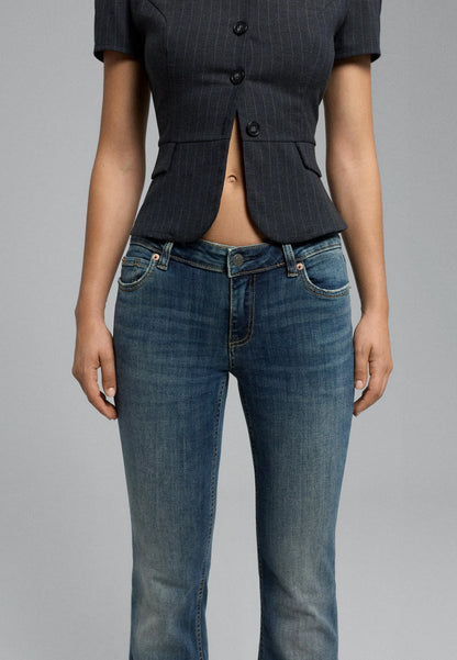 MEDIUM DENIM WASH