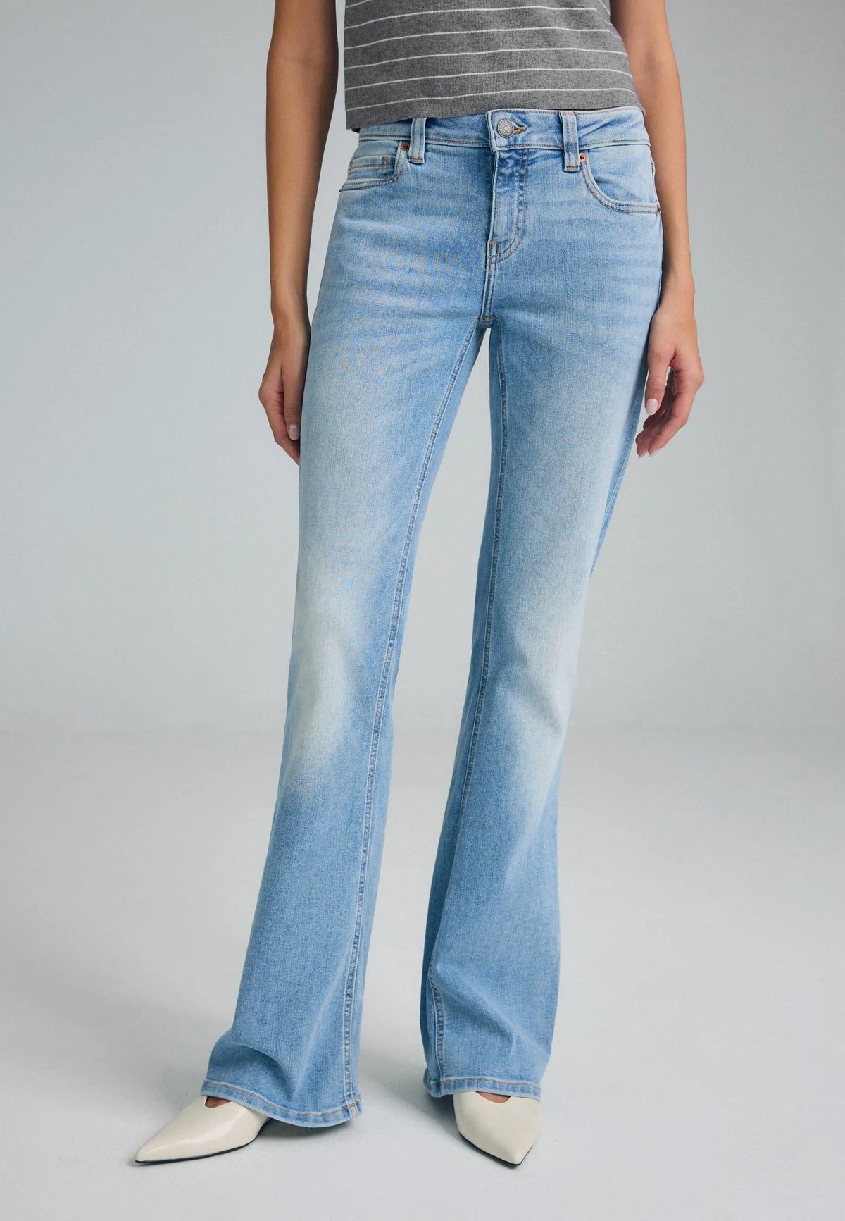 MEDIUM LIGHT BLUE DENIM