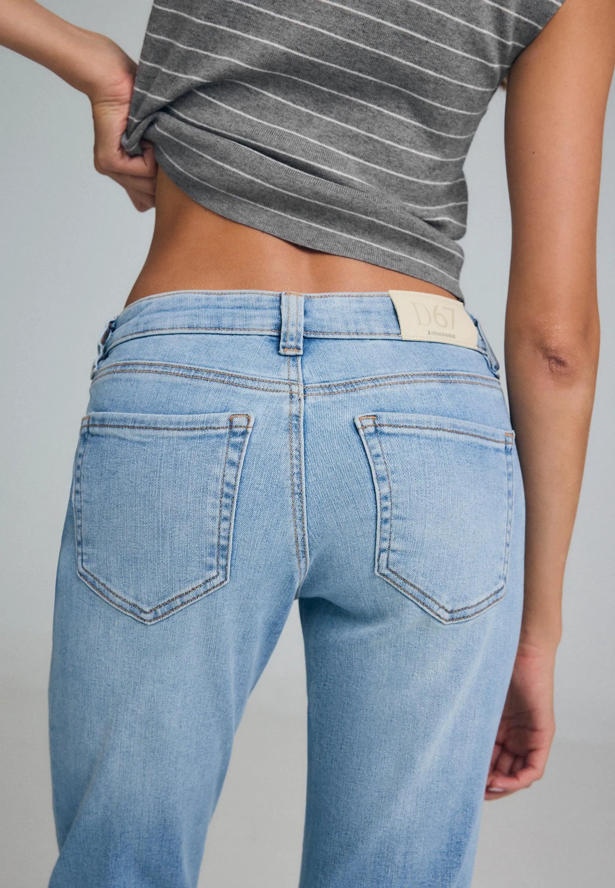 MEDIUM LIGHT BLUE DENIM