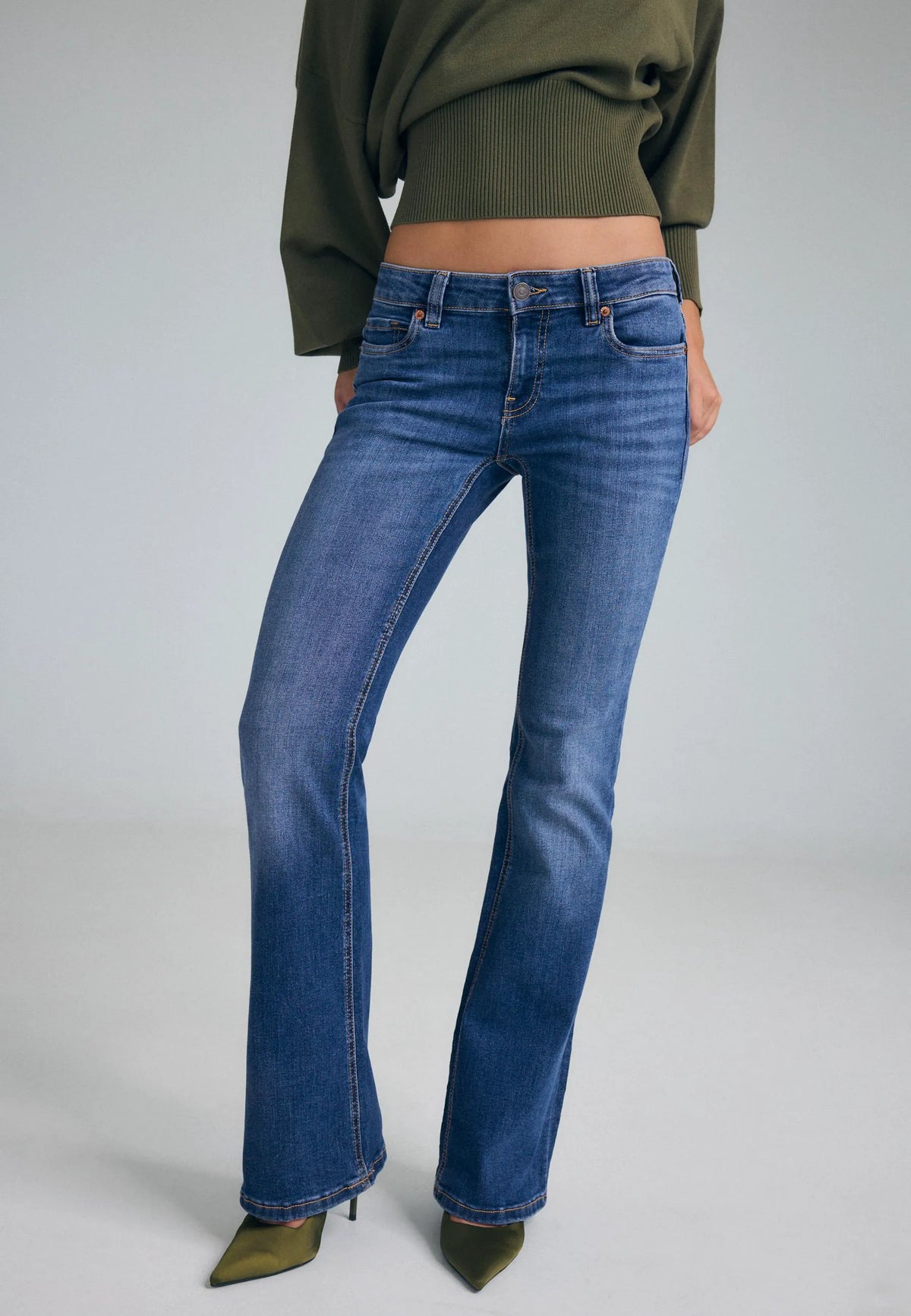 MEDIUM BLUE DENIM
