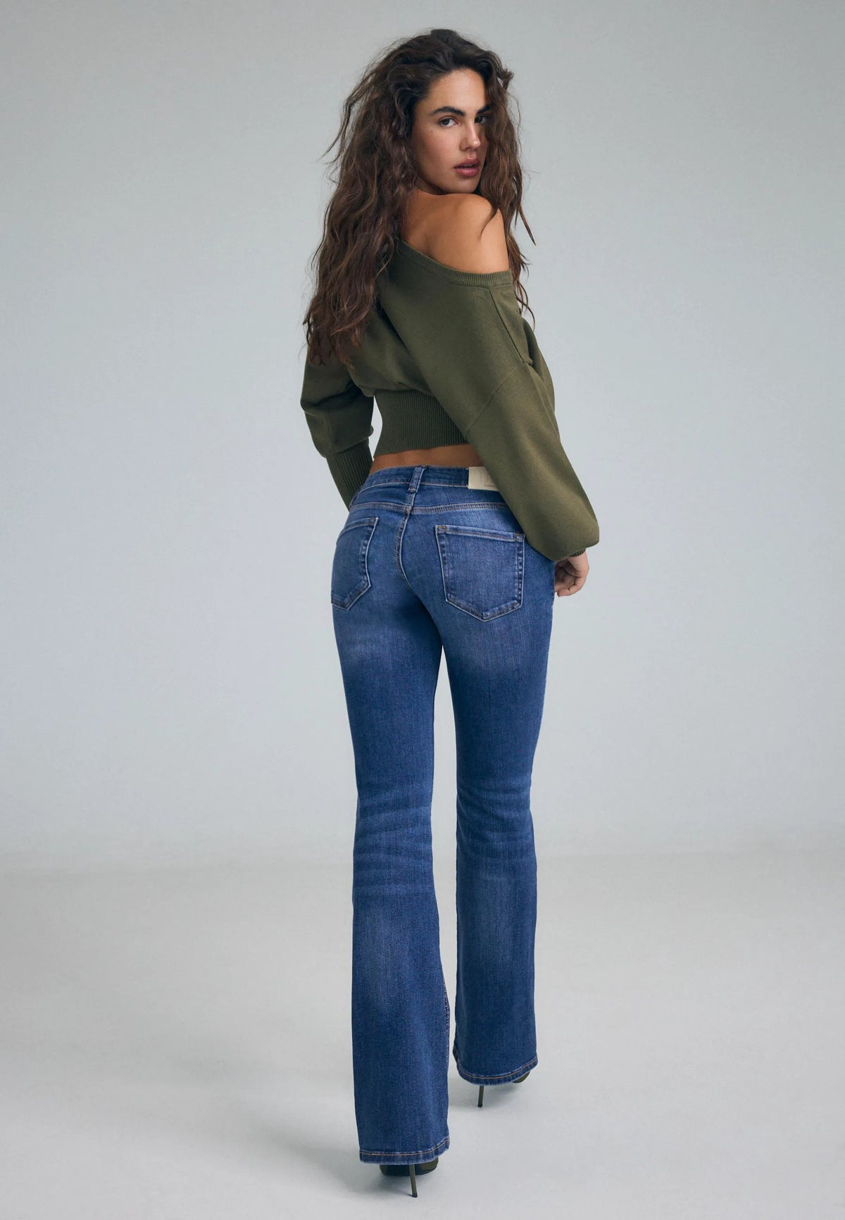 MEDIUM BLUE DENIM