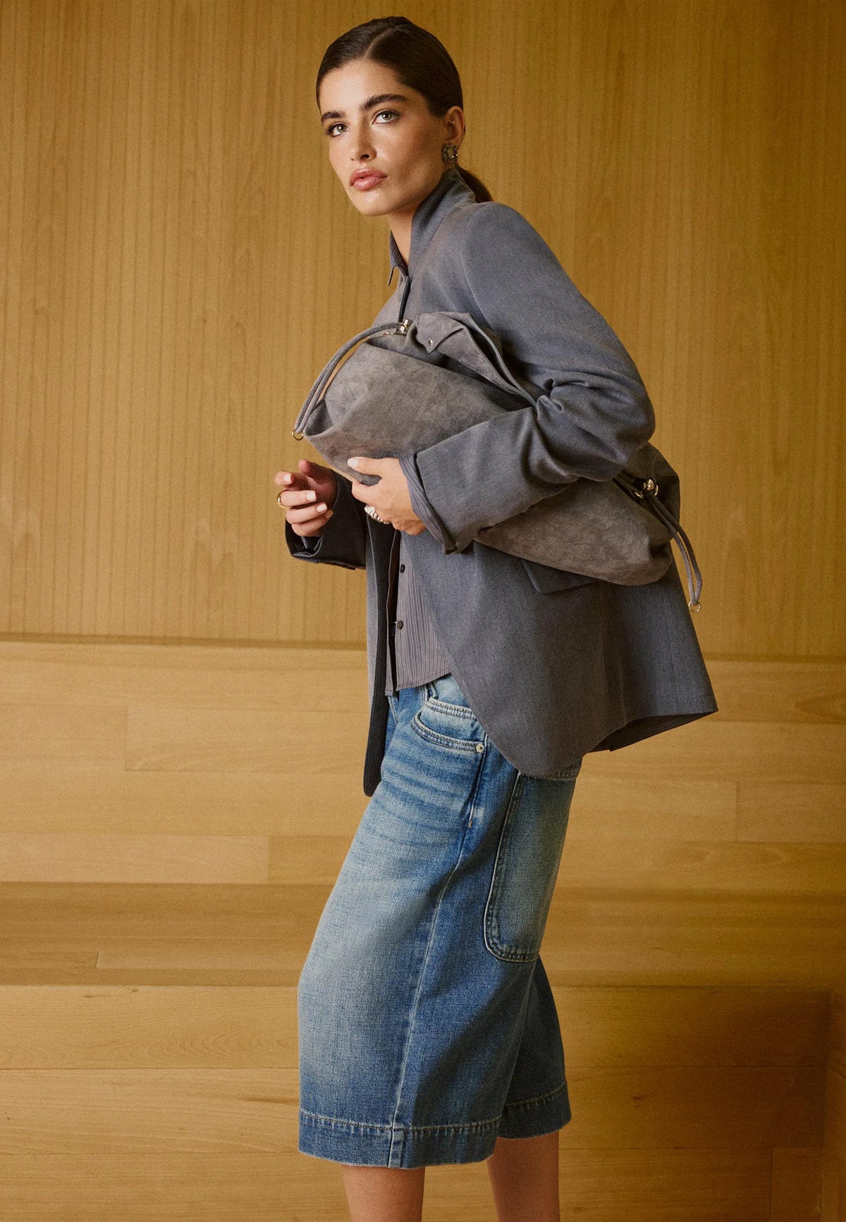 MEDIUM DENIM WASH