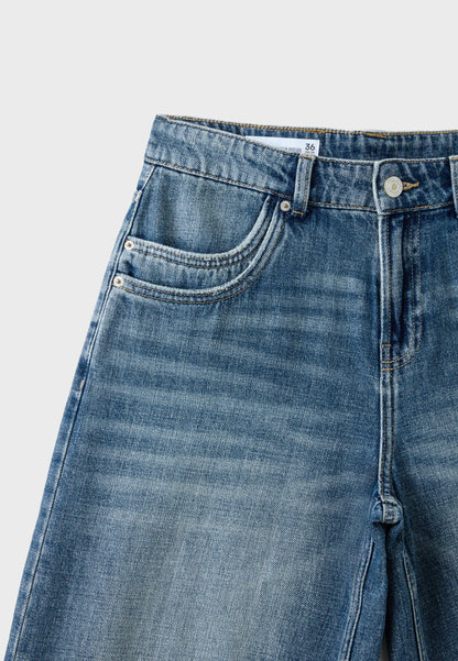 MEDIUM DENIM WASH