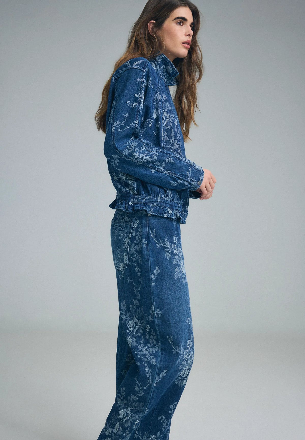 MEDIUM BLUE DENIM