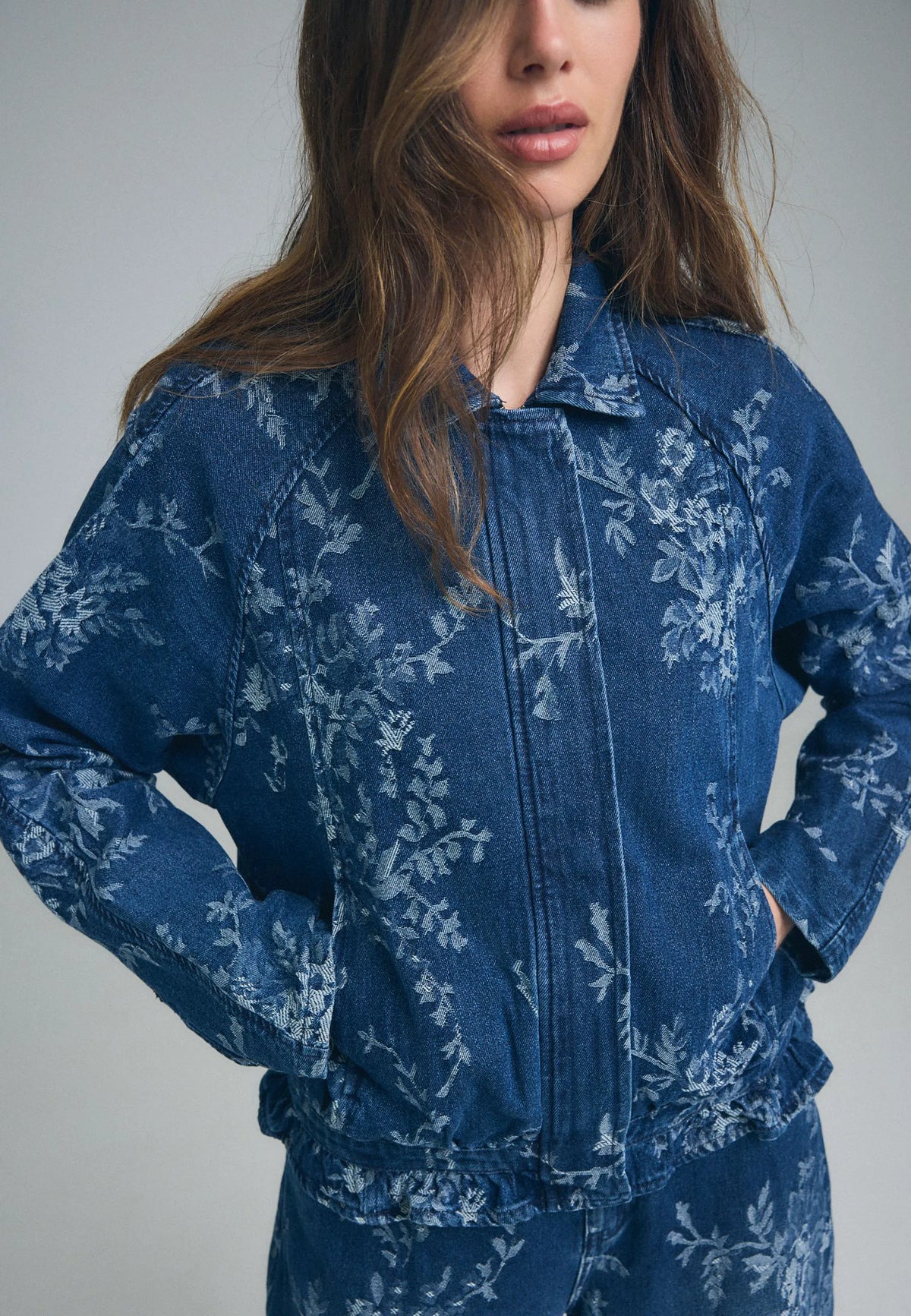 MEDIUM BLUE DENIM