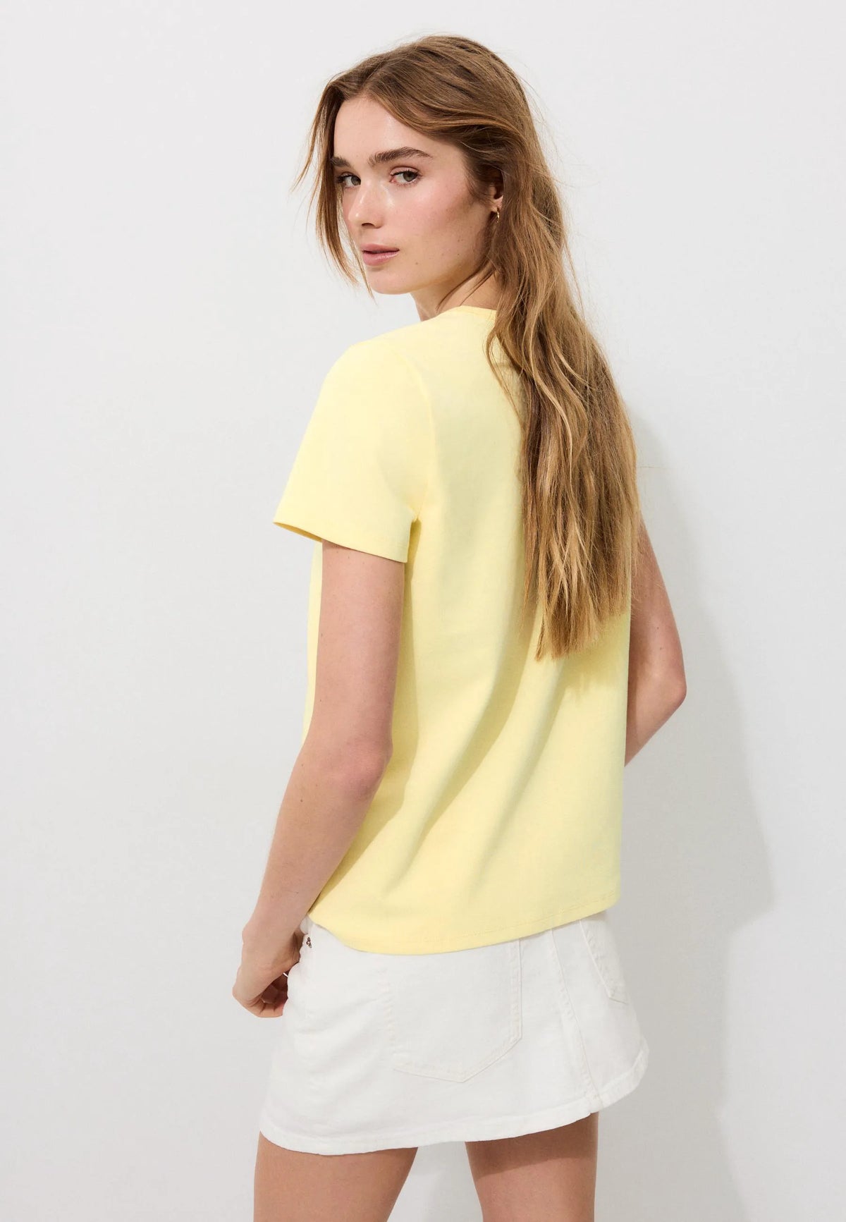 Pastel yellow