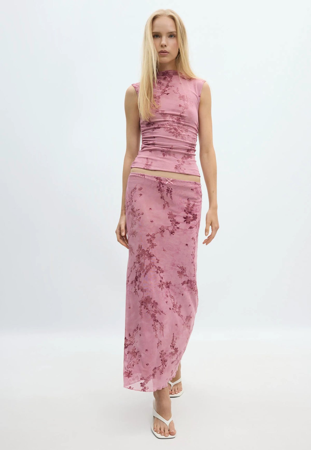 Salmon pink