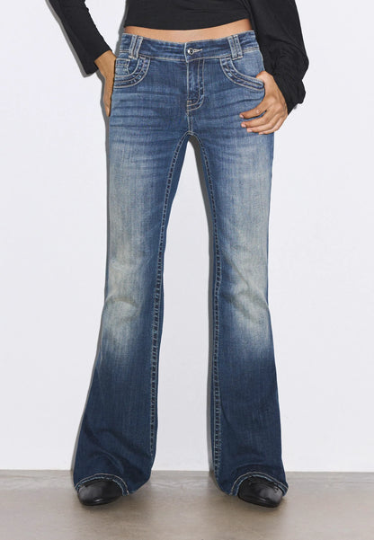 MEDIUM DENIM WASH