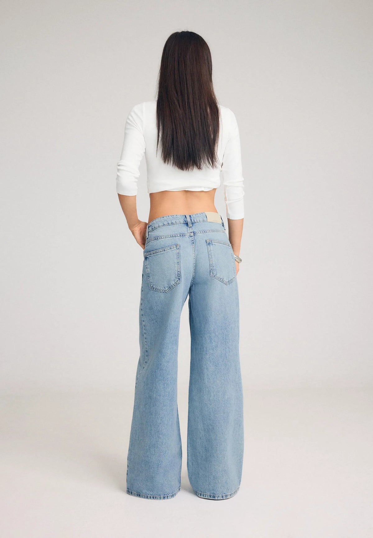 MEDIUM LIGHT BLUE DENIM