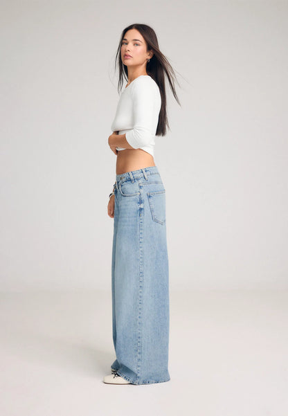 MEDIUM LIGHT BLUE DENIM
