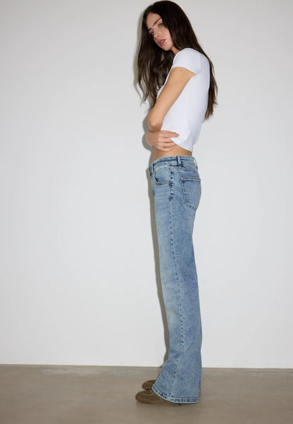 MEDIUM BLUE DENIM