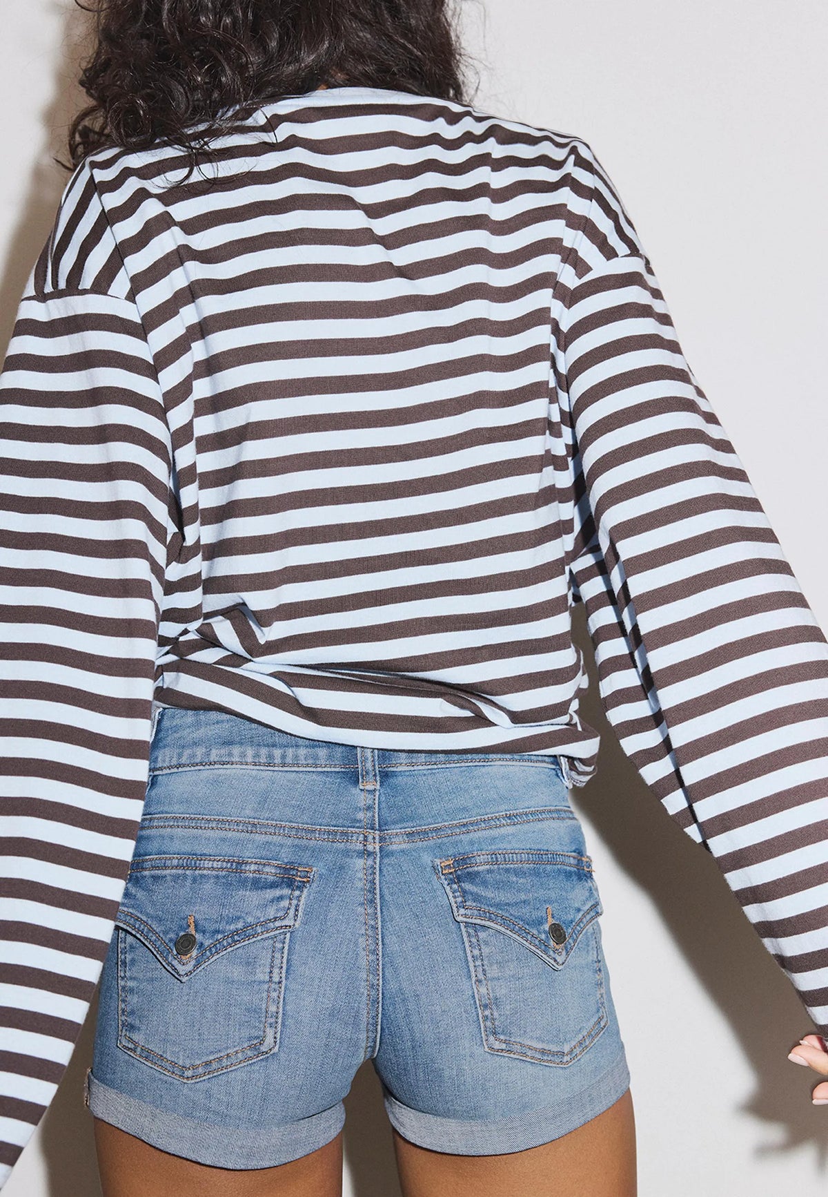 MEDIUM LIGHT BLUE DENIM