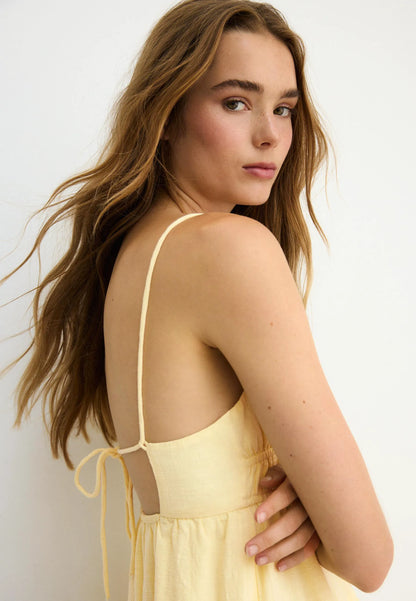 Pastel yellow