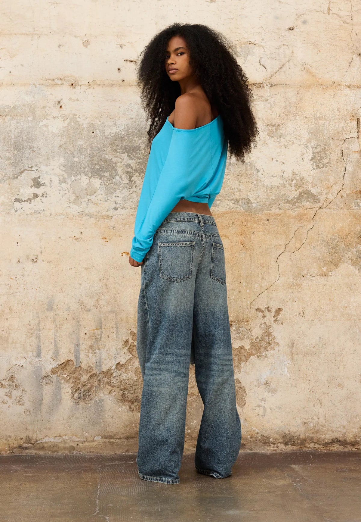 MEDIUM BLUE DENIM