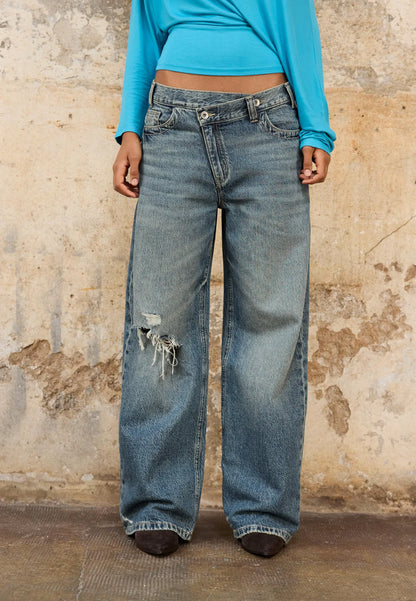 MEDIUM BLUE DENIM