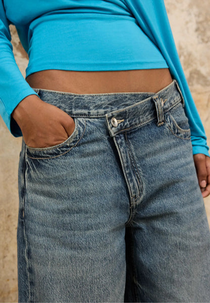 MEDIUM BLUE DENIM