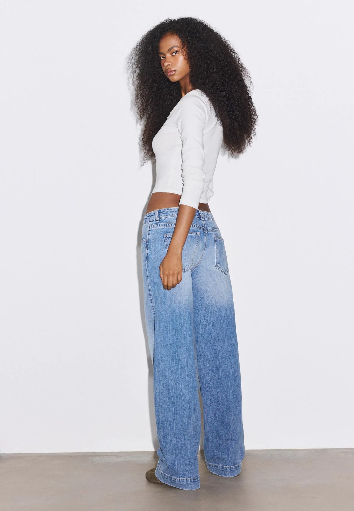 MEDIUM LIGHT BLUE DENIM