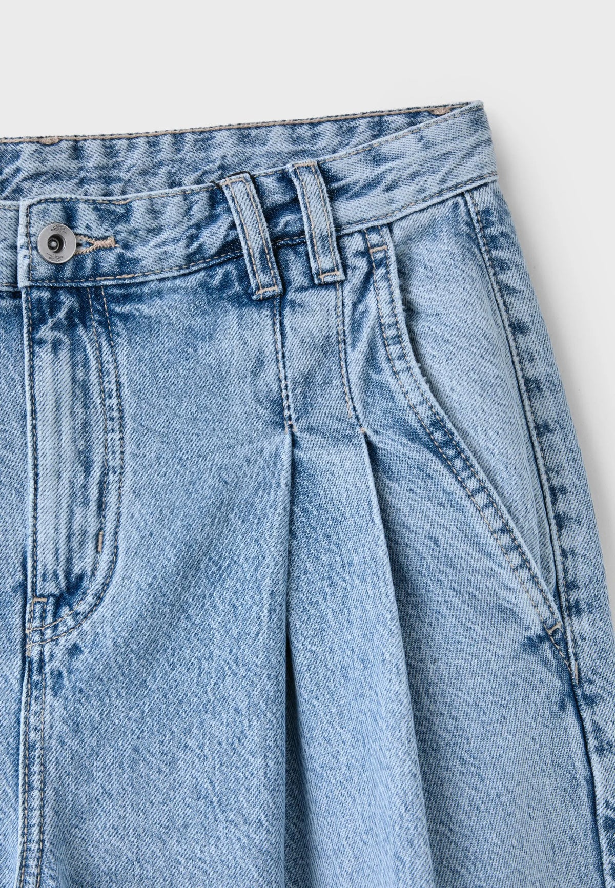 MEDIUM LIGHT BLUE DENIM