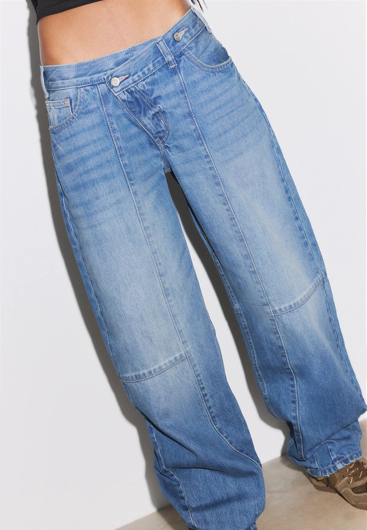 MEDIUM BLUE DENIM