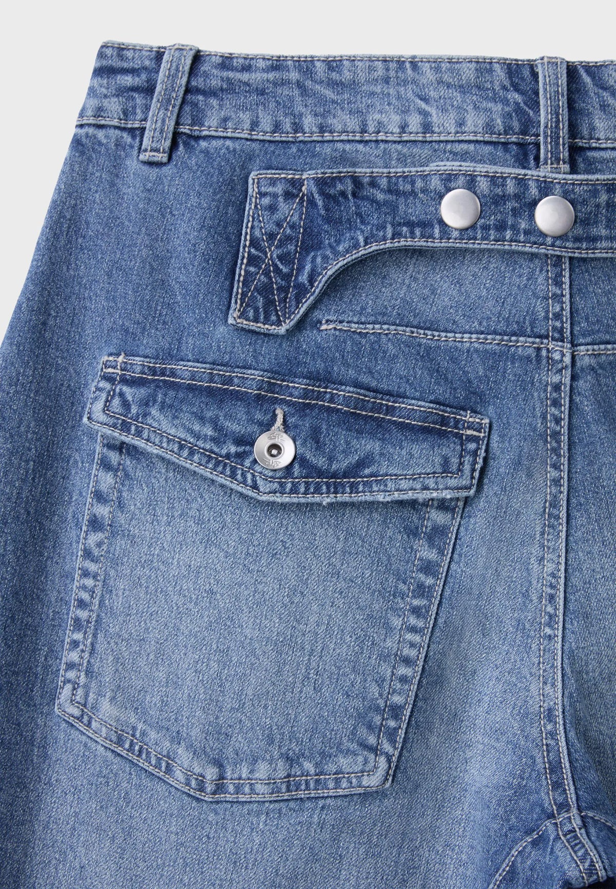 MEDIUM BLUE DENIM